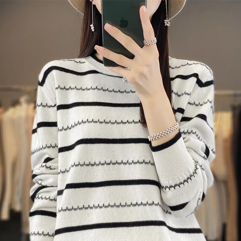 Sweter damski w paski dwukolorowy z bawełny z długim rękawem Czarny