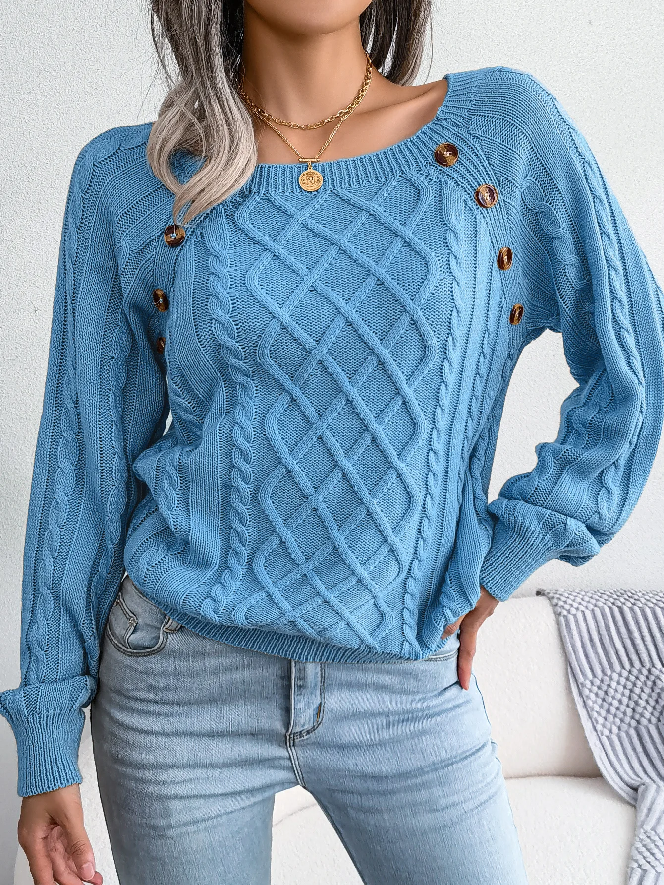 Sweter damski z prążkowanej dzianiny z kwadratowym dekoltem Brązowy