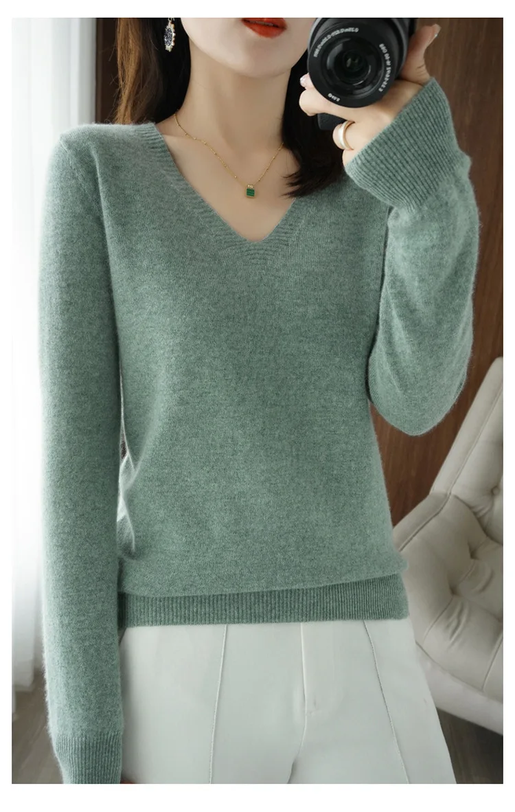 Sweter damski slim fit z dekoltem V na jesień Mięta
