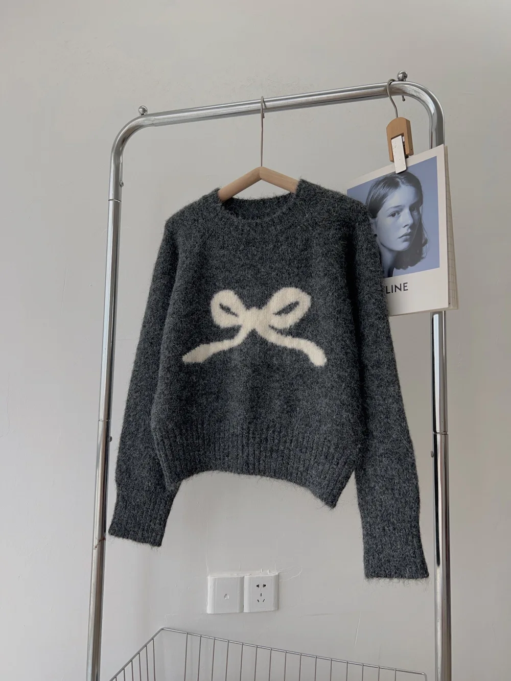 Sweter damski żakardowy z muszką, koreański styl, ciepły i modny Ciemnoszary