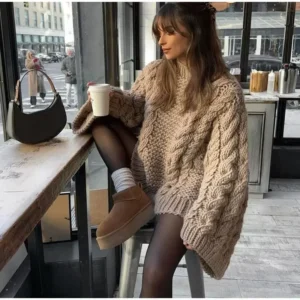 Sweter oversize z golfem w stylu vintage — damski Hellbraun