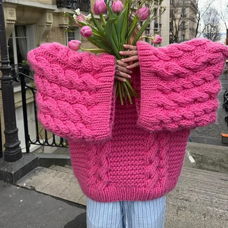 Sweter oversize z okrągłym dekoltem — dzianinowy pulower Amarantowy