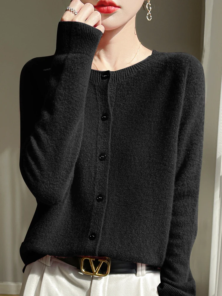 Sweter rozpinany z wełny merynosów z rękawem raglanowym Czarny