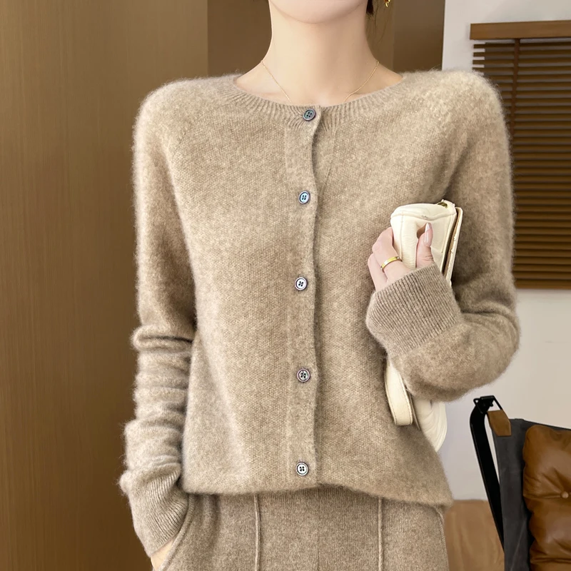 Sweter z wełny merino z okrągłym dekoltem Camelowy