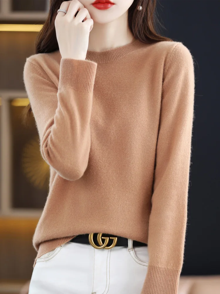 Sweter z wełny merynosowej z okrągłym dekoltem — klasyczny damski pullover Złoty
