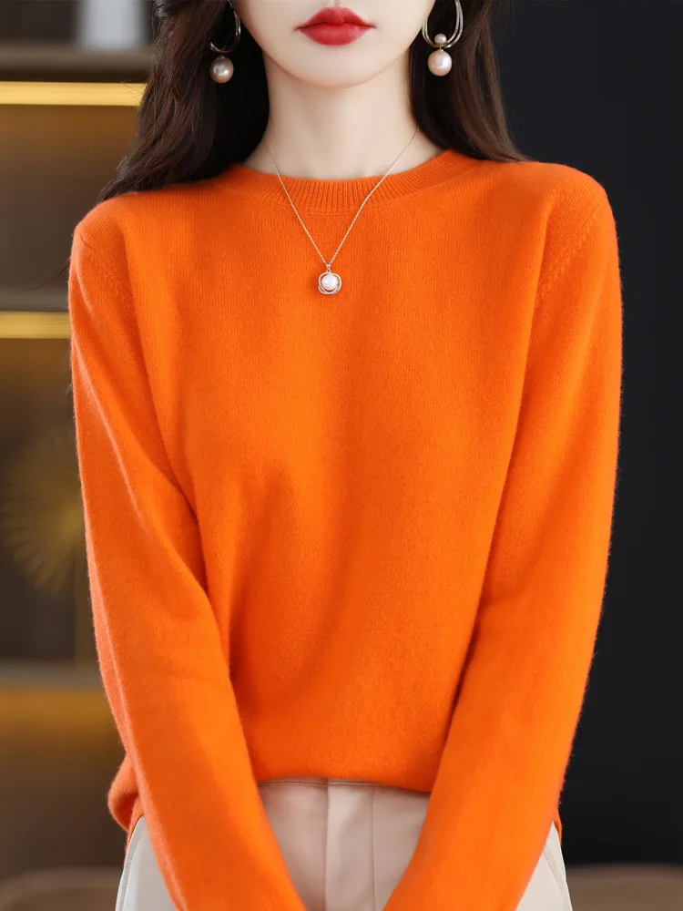 Sweter z wełny merynosowej z okrągłym dekoltem — klasyczny damski pullover Pomarańczowy