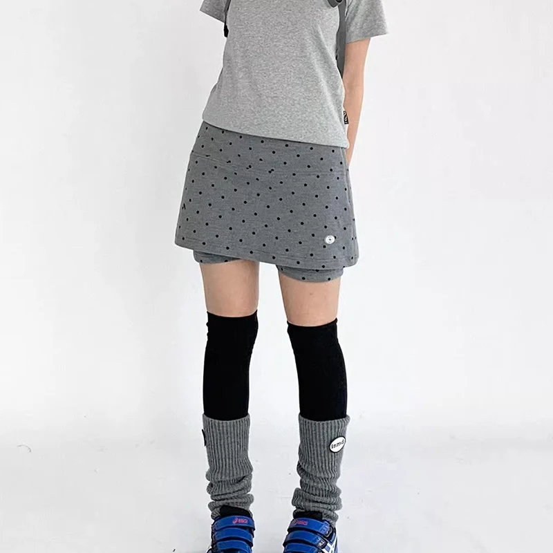 Szara mini spódniczka sportowa w kropki z wysokim stanem Y2K Ciemnoszary