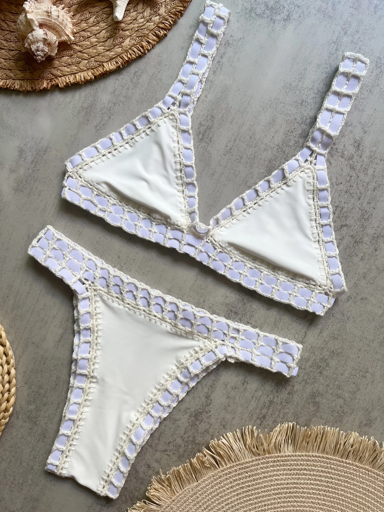 Szydełkowe bikini bandeau — efektowny strój plażowy Czerwony