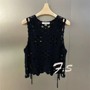 Szydełkowy top damski z kwiatowym haftem boho Czarny