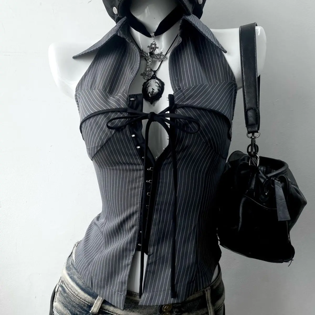Top damski w paski ze sznurowaniem w stylu vintage Czarny
