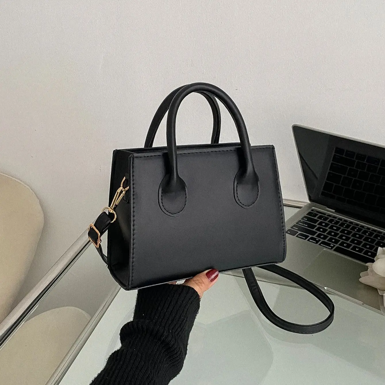 Torebka shopper z ekoskóry — luksusowy tote na co dzień Czarny