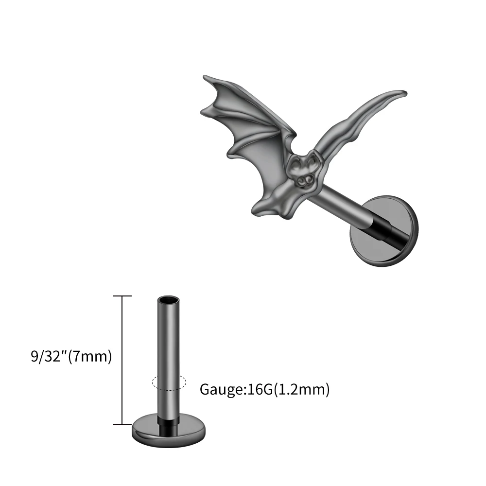 Tytanowy kolczyk z nietoperzem – piercing helix tragus chrząstka 16G Różowy