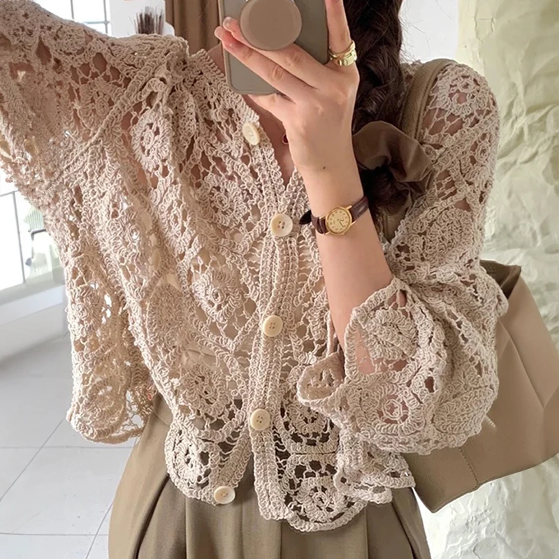 Wakacyjna bluzka szydełkowa z długim rękawem — cover up boho Morela