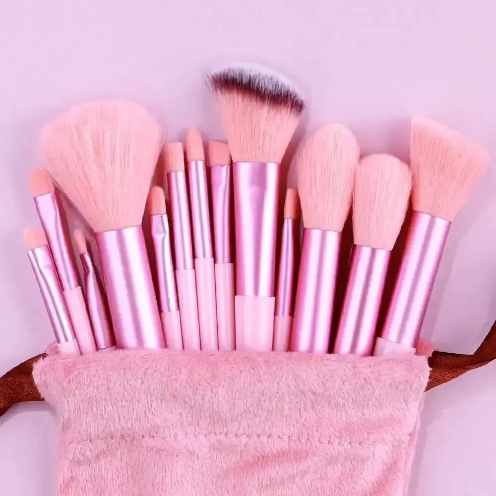Wegański zestaw pędzli kabuki do blendowania – cruelty free, salonowe Czerwony