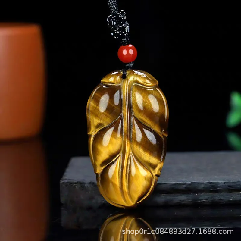 Wisiorek z kamienia naturalnego — tygrysie oko, Pixiu, Guanyin Fioletowy