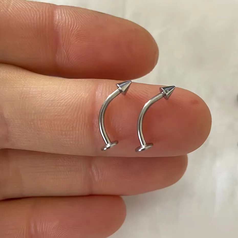 Zakrzywiony piercing wargi labret rook tragus helix 16G Kolor czystego złota